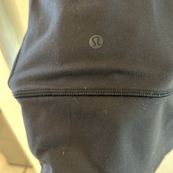 Lululemon high lines pullover in black. Size 4. - Picture 4 of 4